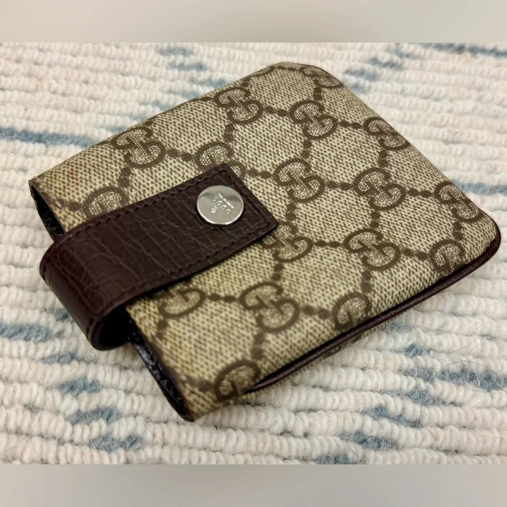 GUCCI Vintage Y2K Rare GG Supreme Monogram Canvas Pouch Snap Case W/ Carabiner